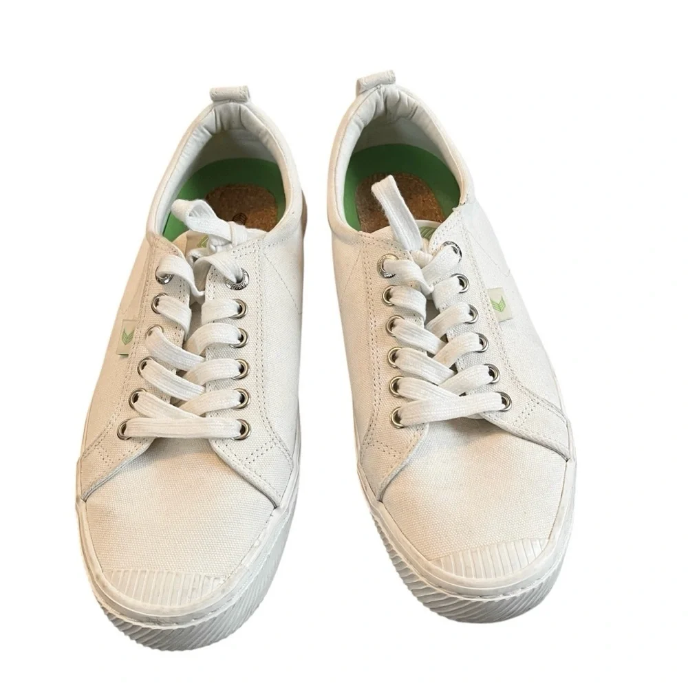 Cariuma OCA Men’s 9 Women’s 10.5 Off White Sneakers Laces Business Casual Low